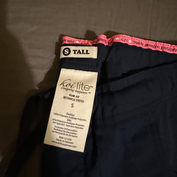 KOI Navy Scrub Set - NEW - Picture 4 of 5